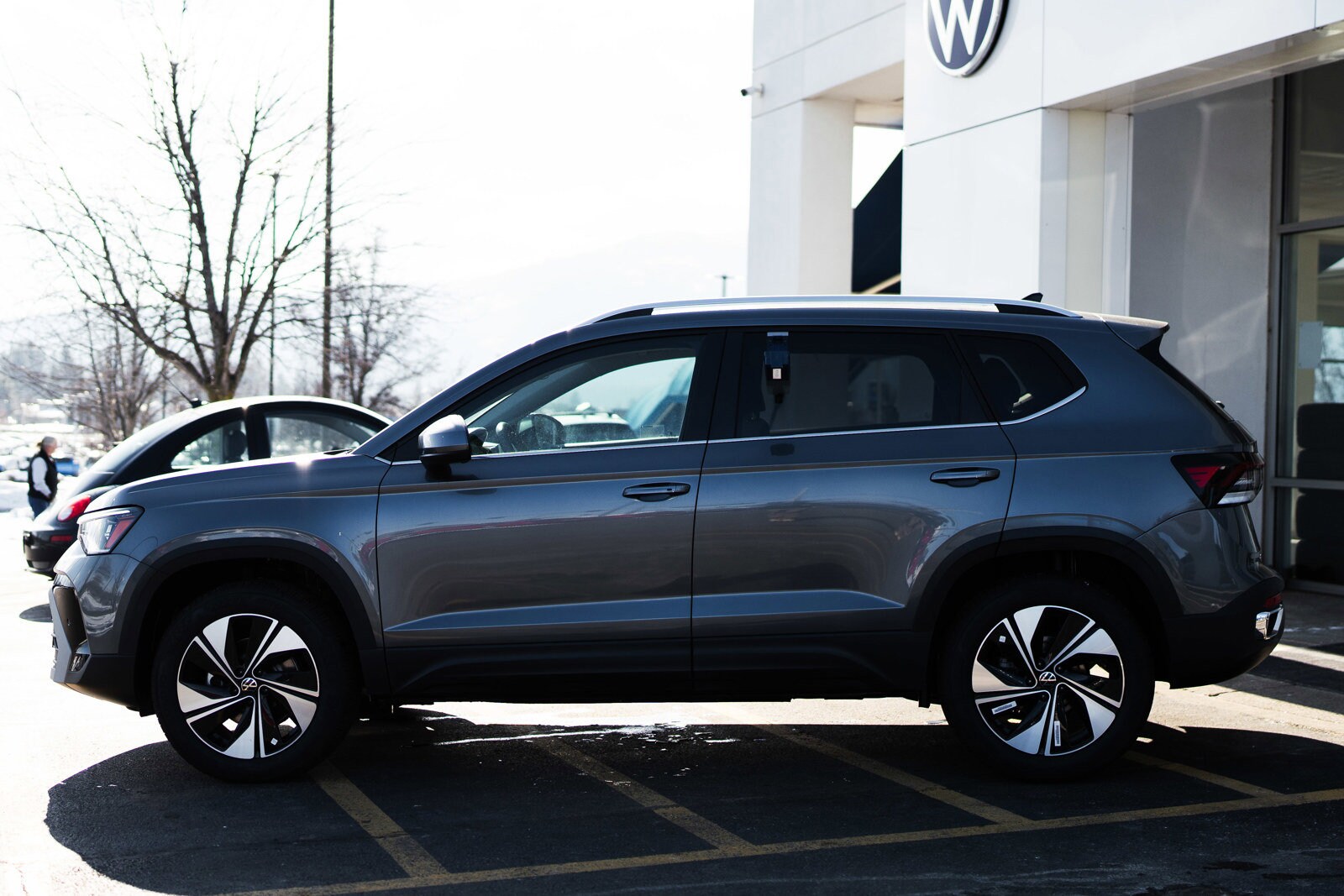 2025 Volkswagen Taos SE photo 3