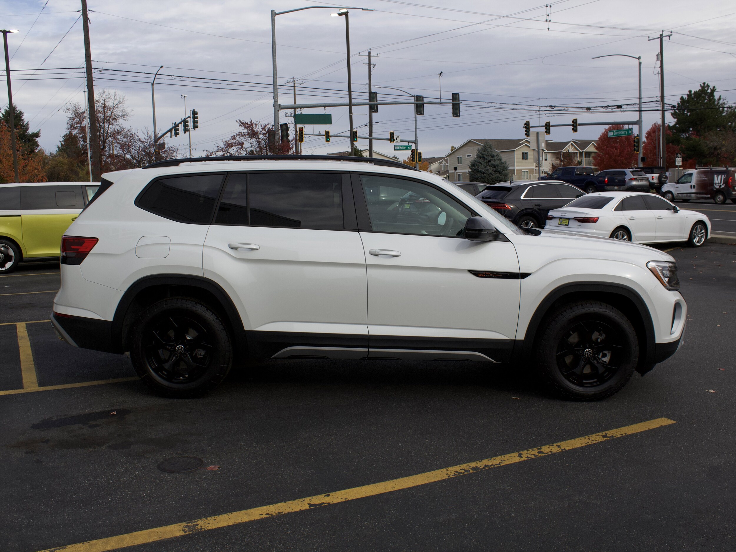 2026 Volkswagen Atlas Peak Edition SE photo 3