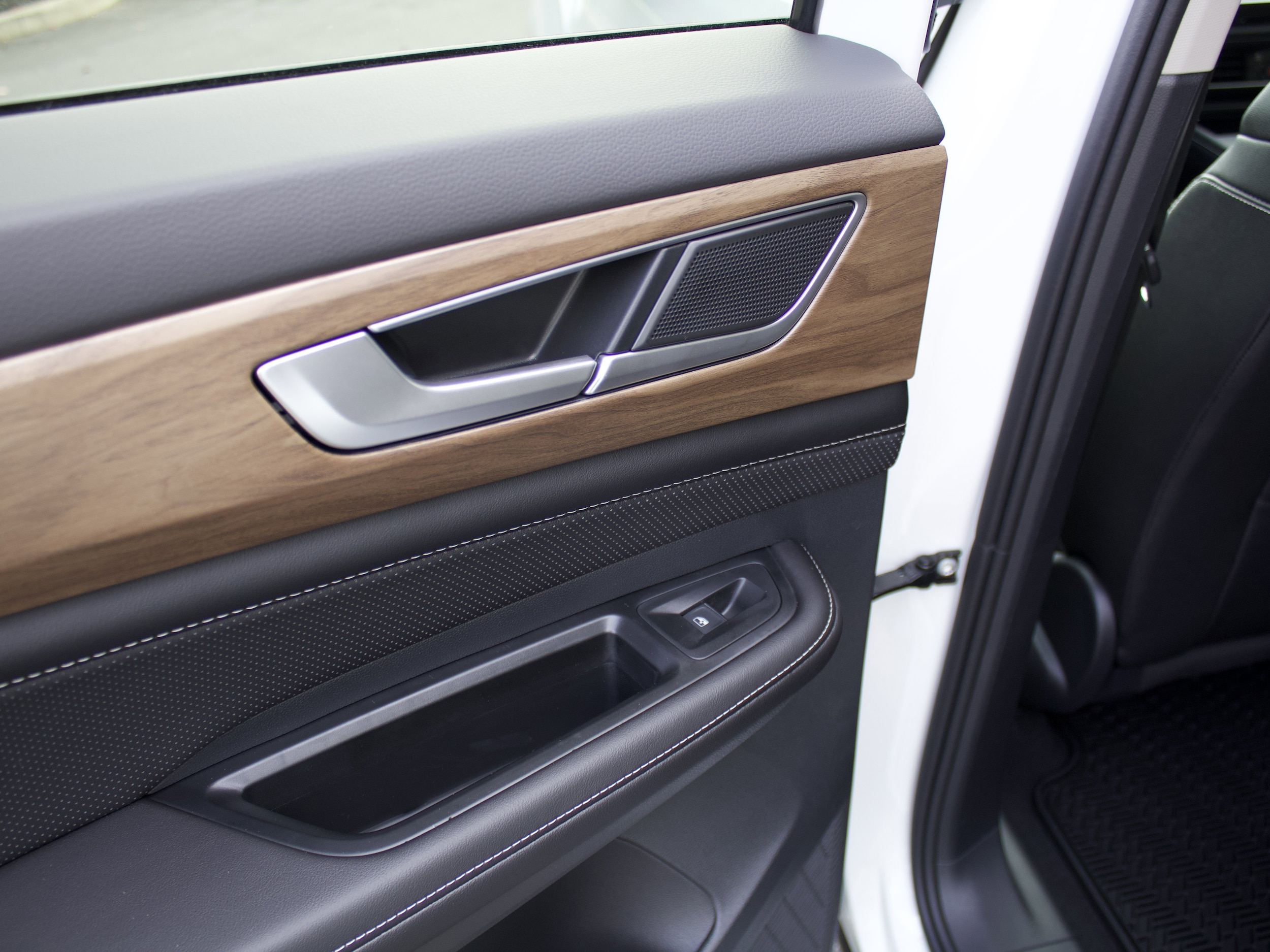 2026 Volkswagen Atlas SE - Photo 24