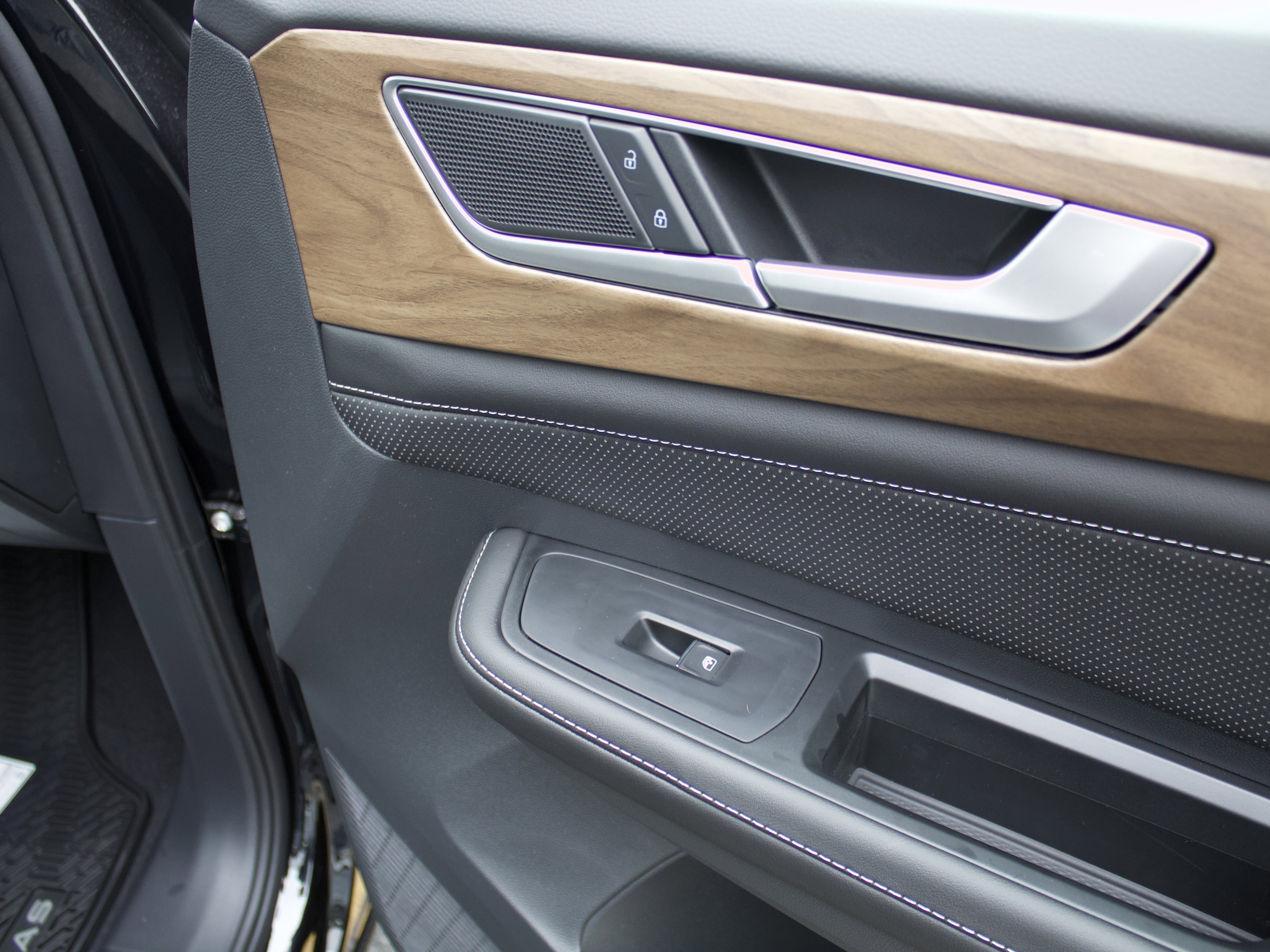 2026 Volkswagen Atlas SE - Photo 34