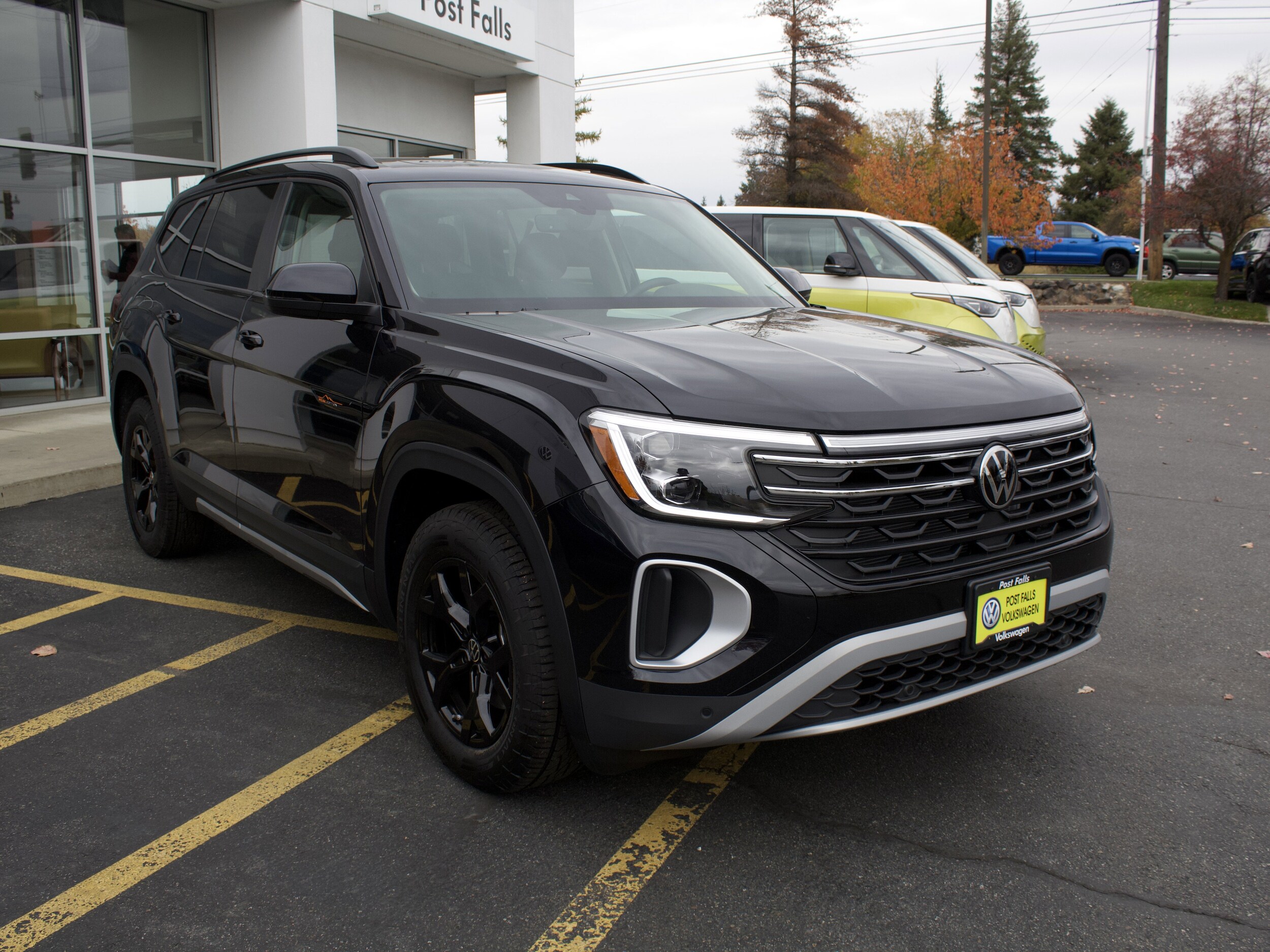 2026 Volkswagen Atlas Peak Edition SE photo 2