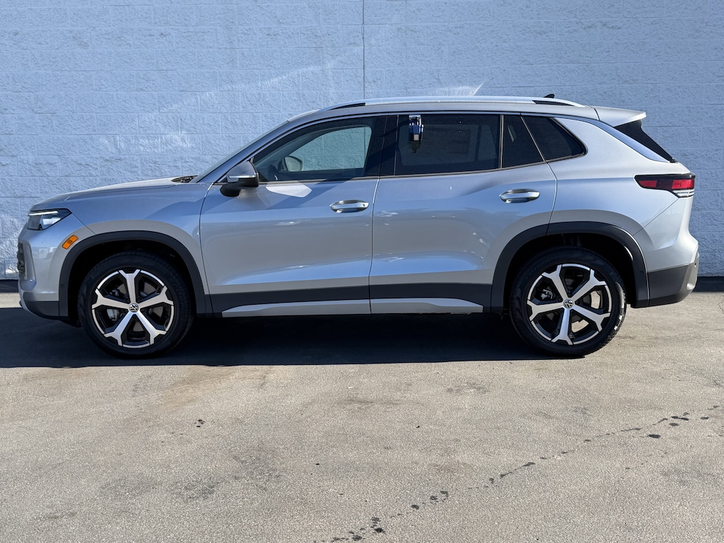 New 2026 Volkswagen Tiguan 2.0T SE SUV