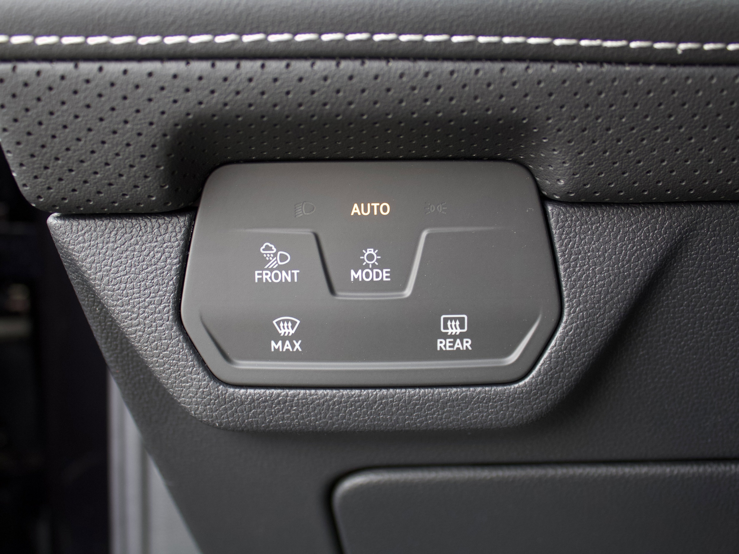 2026 Volkswagen Atlas SE - Photo 14
