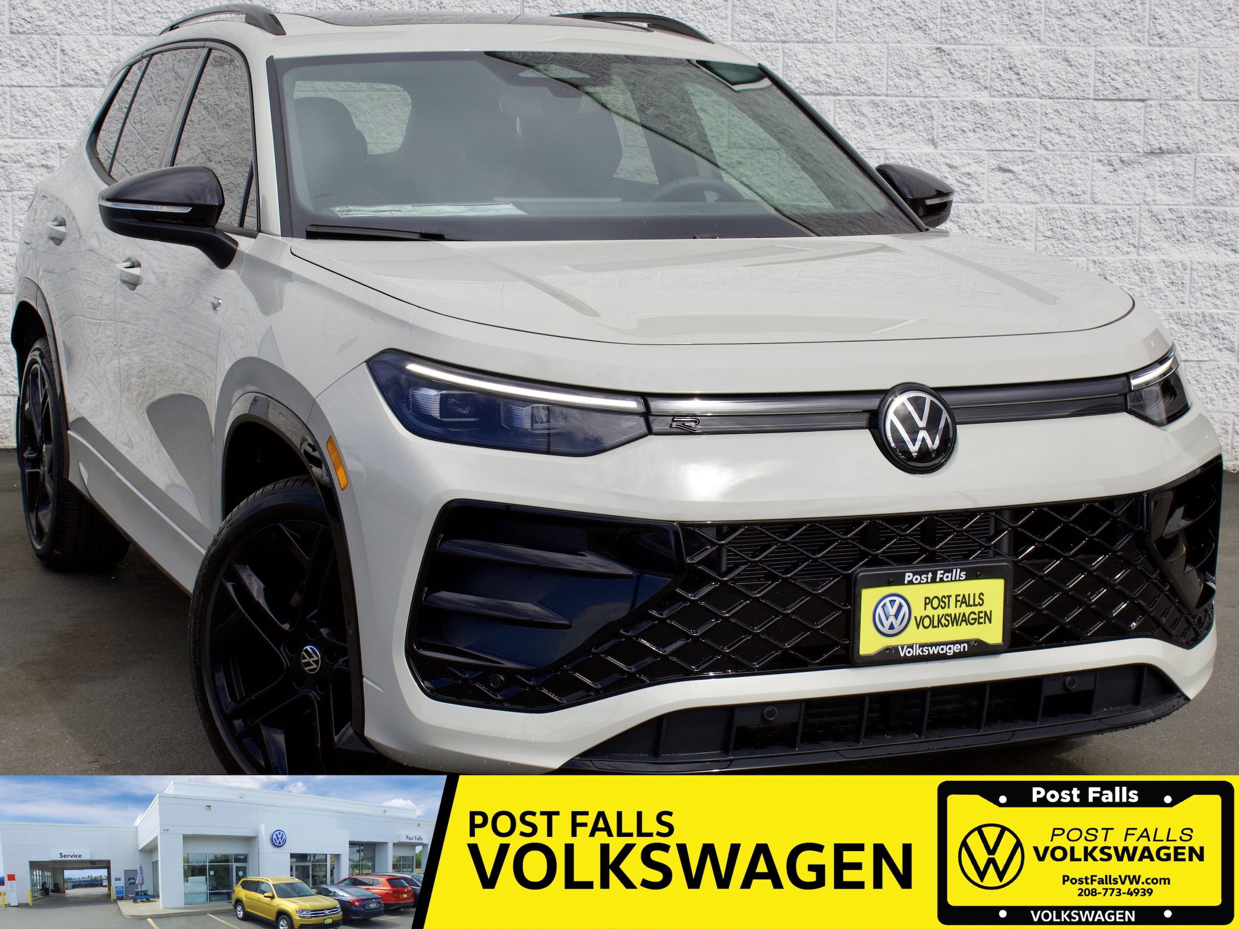 2026 Volkswagen Tiguan 2.0T SE R-Line Black 4Motion's photo