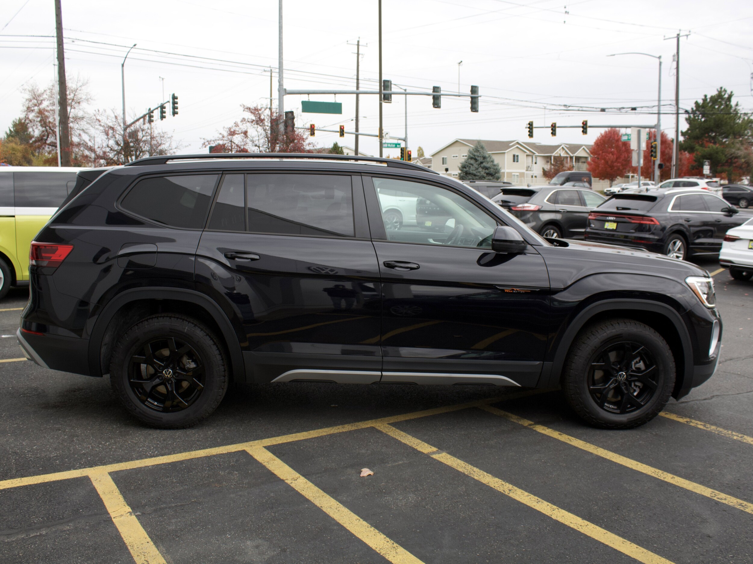 2026 Volkswagen Atlas Peak Edition SE photo 3
