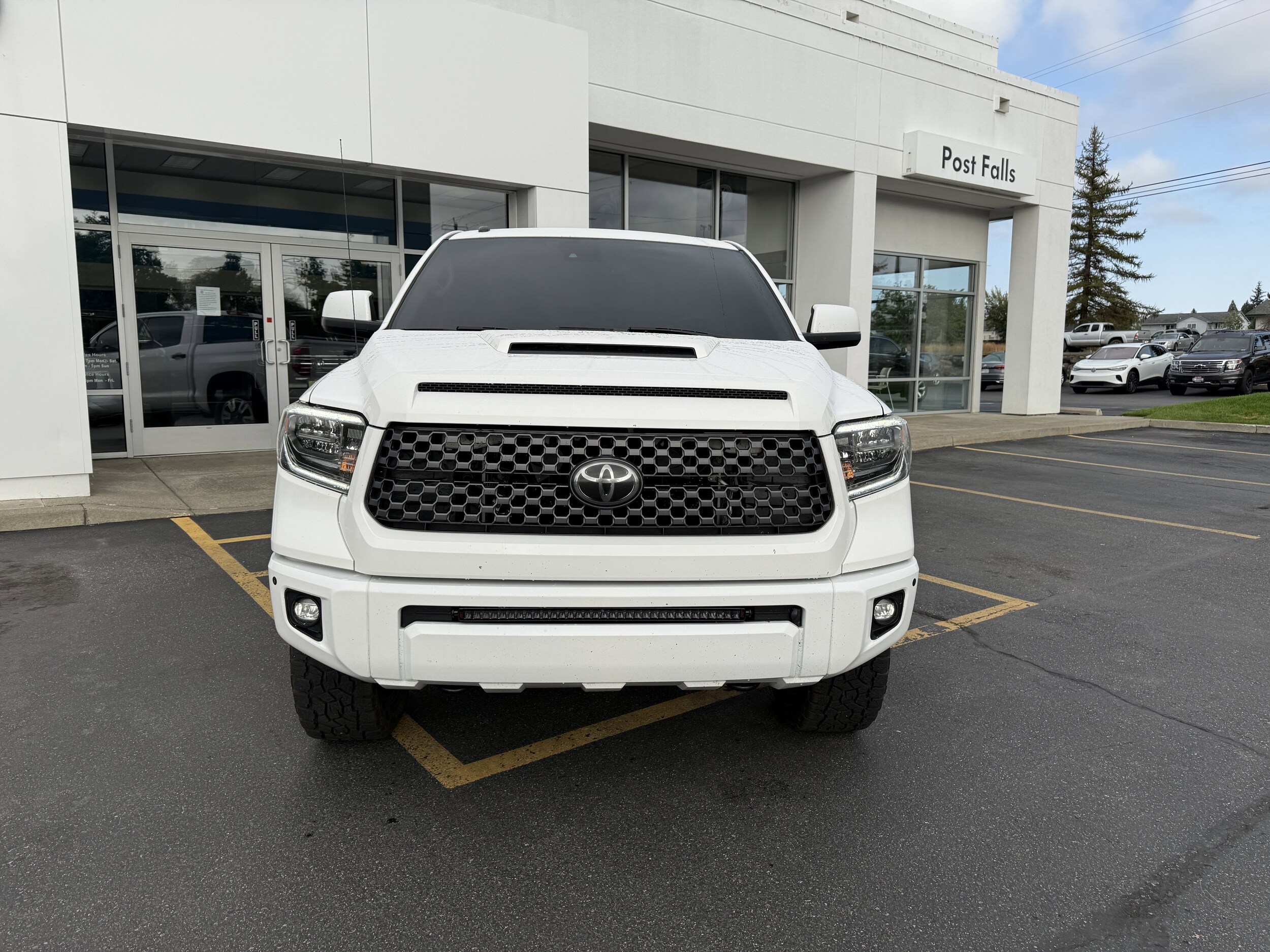 2018 Toyota Tundra SR5 photo 2