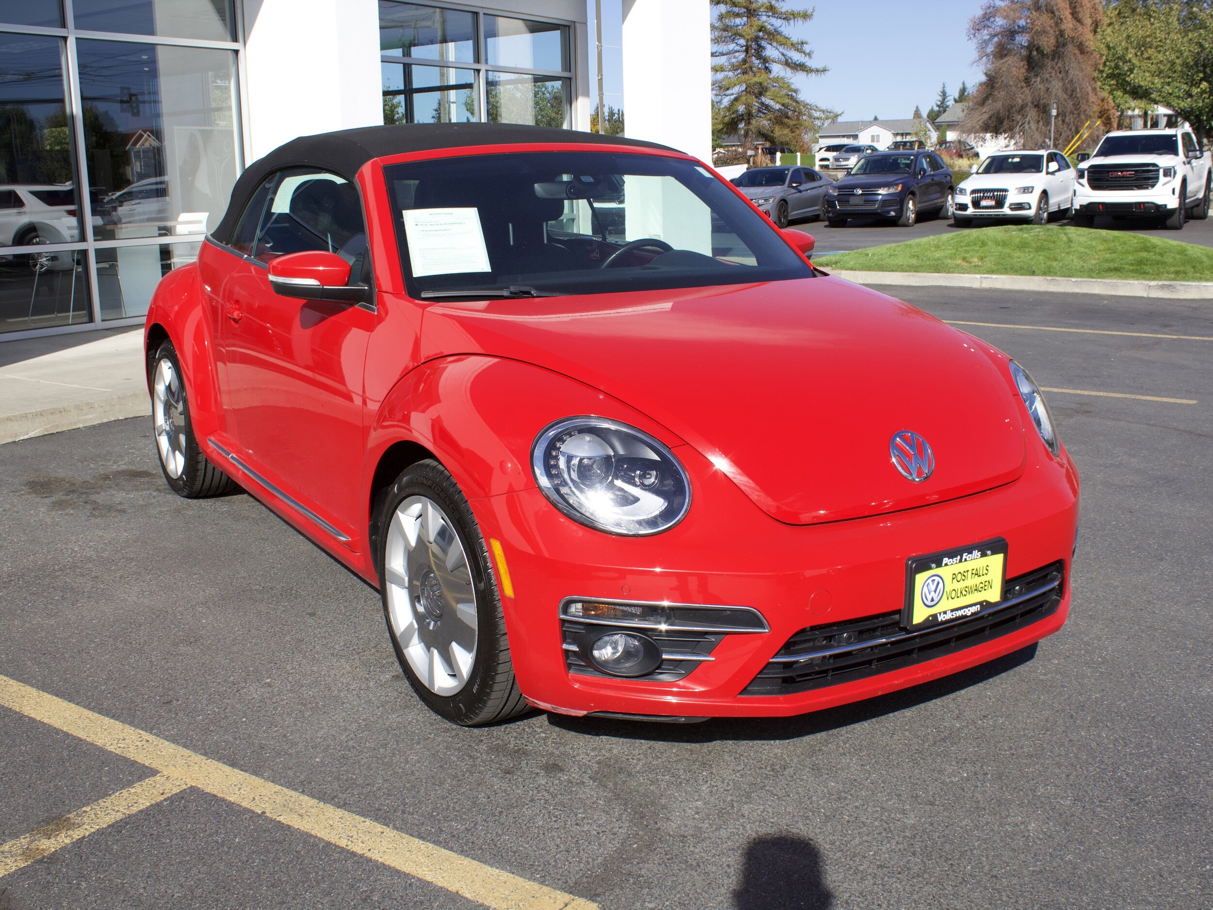 2019 Volkswagen Beetle Convertible photo 2