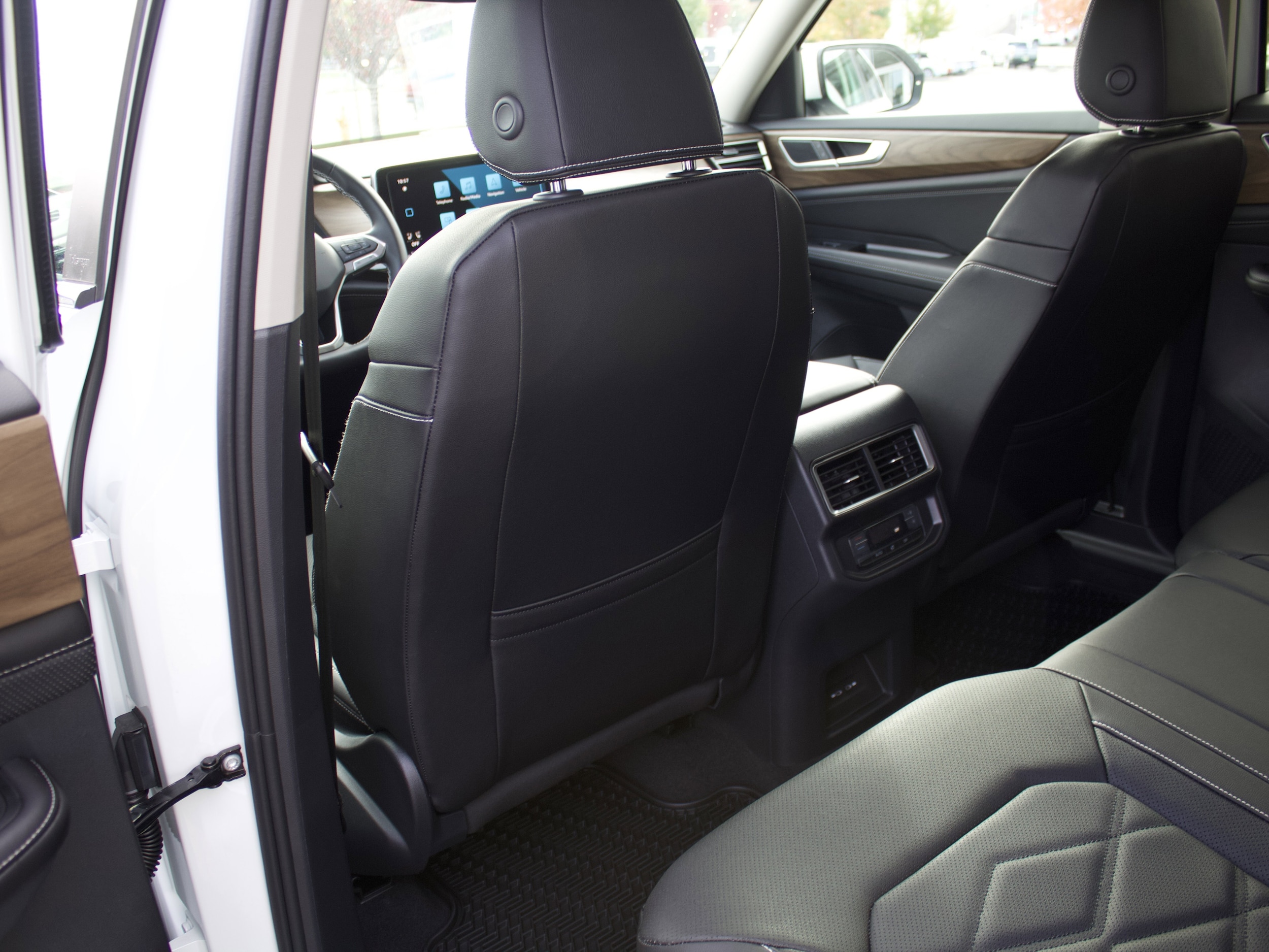 2026 Volkswagen Atlas SE - Photo 25