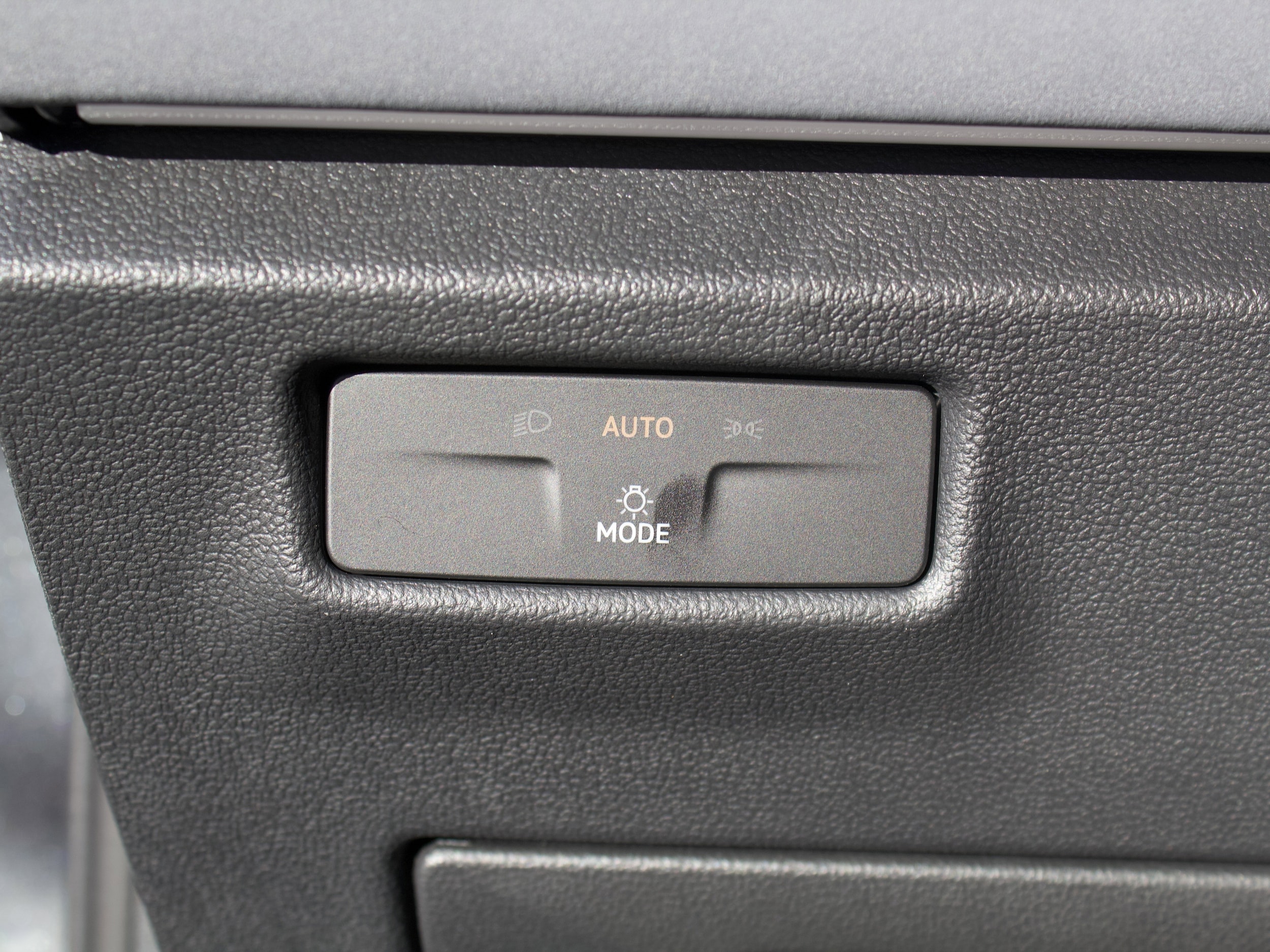 2026 Volkswagen Tiguan SE - Photo 15