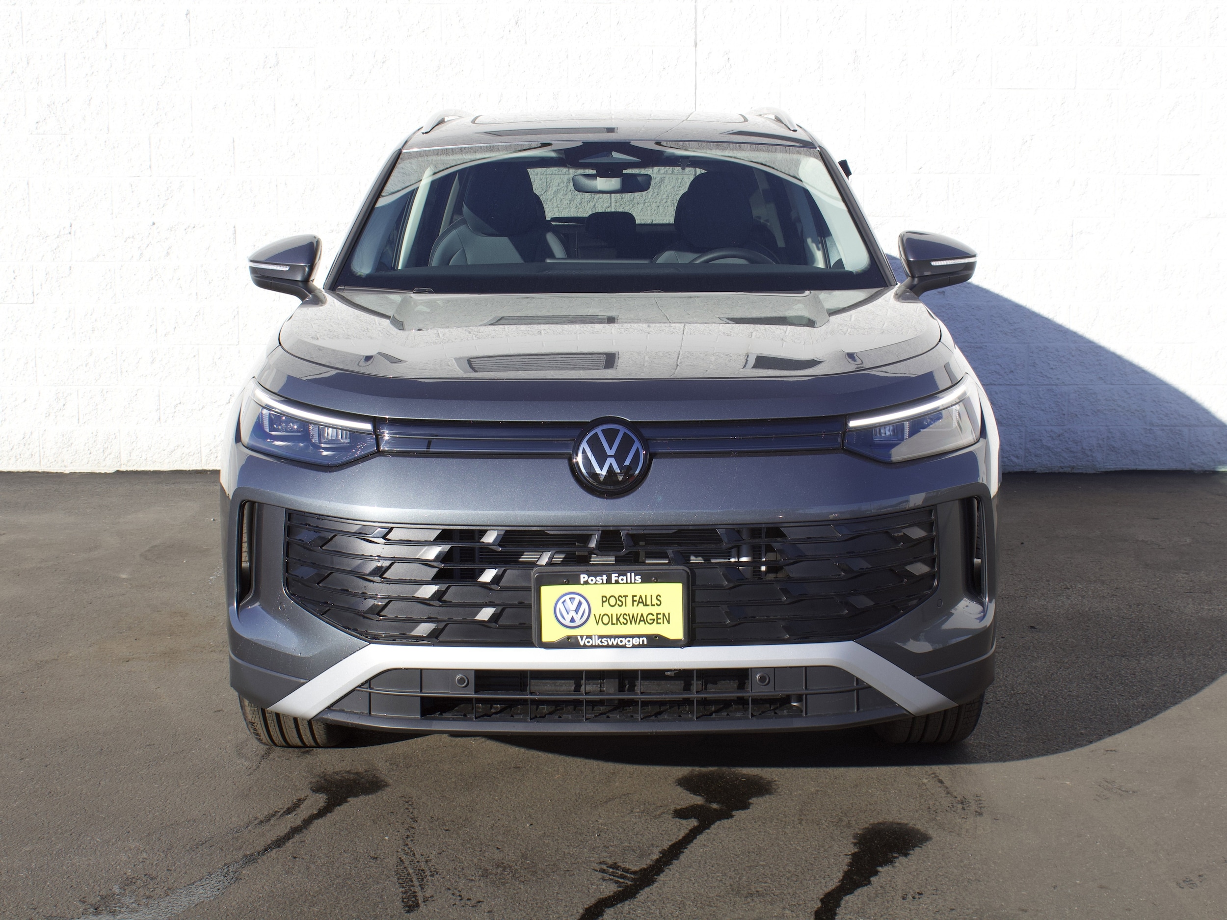2026 Volkswagen Tiguan SE - Photo 2