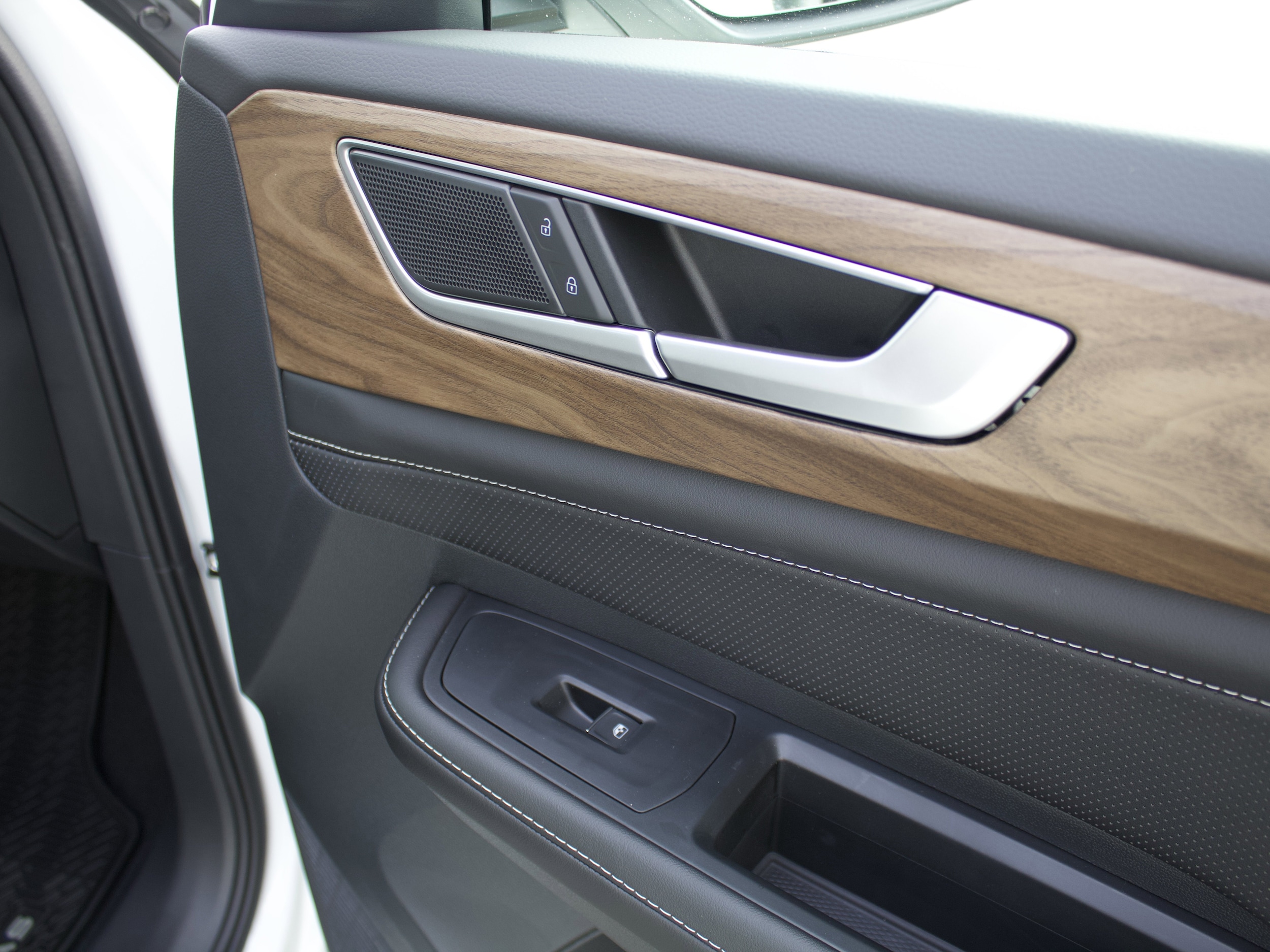 2026 Volkswagen Atlas SE - Photo 35