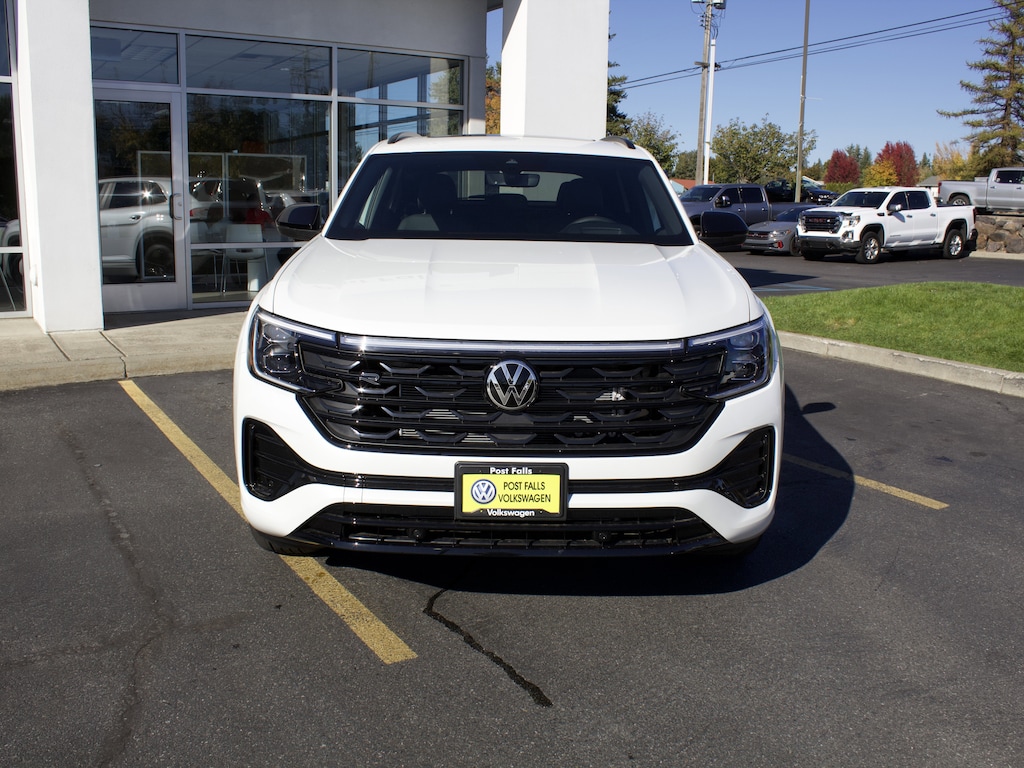 New 2026 Volkswagen Atlas Cross Sport 2.0T SEL R-Line Black SUV