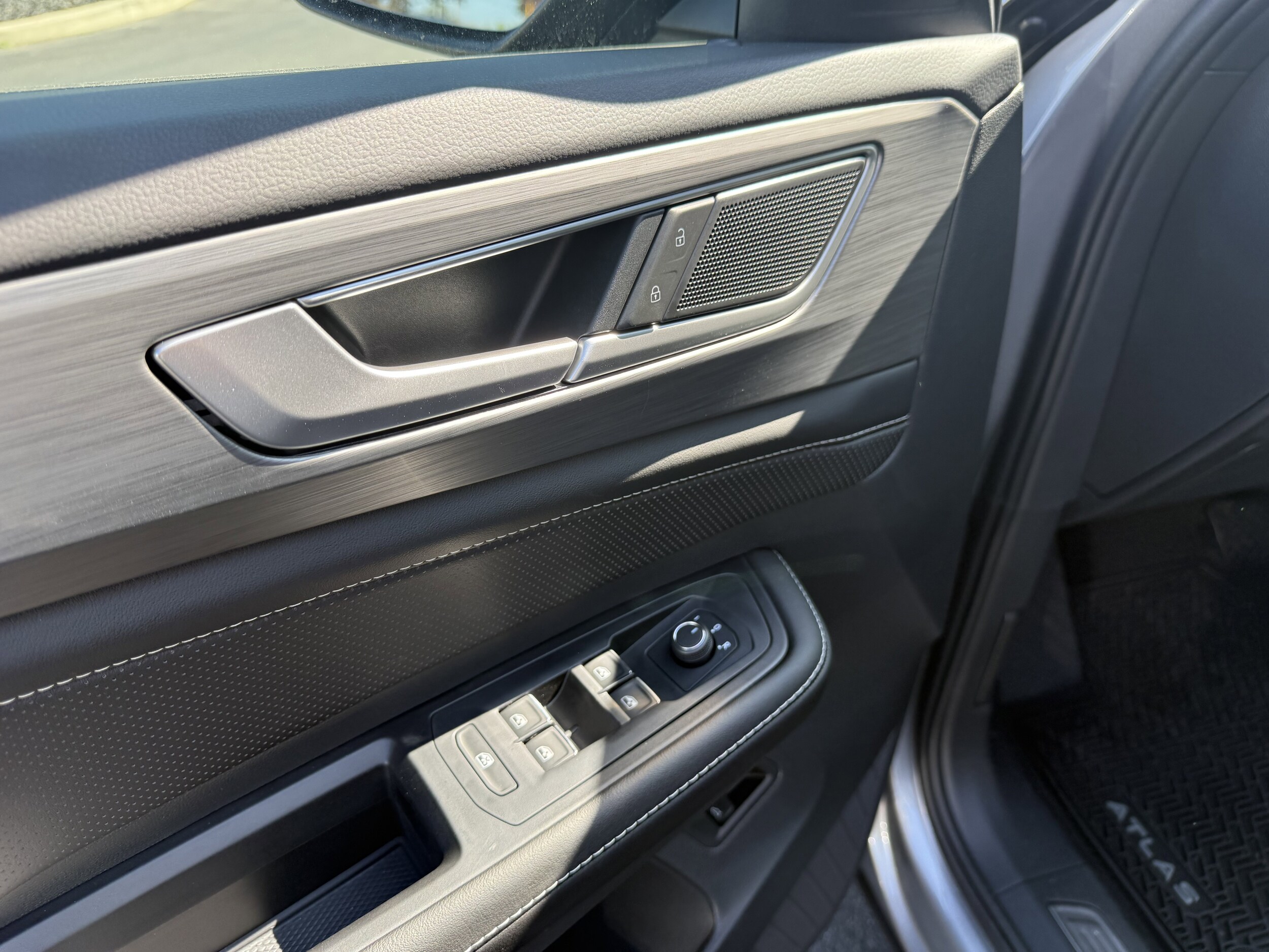 2026 Volkswagen Atlas Cross Sport SE w/Tech - Photo 23