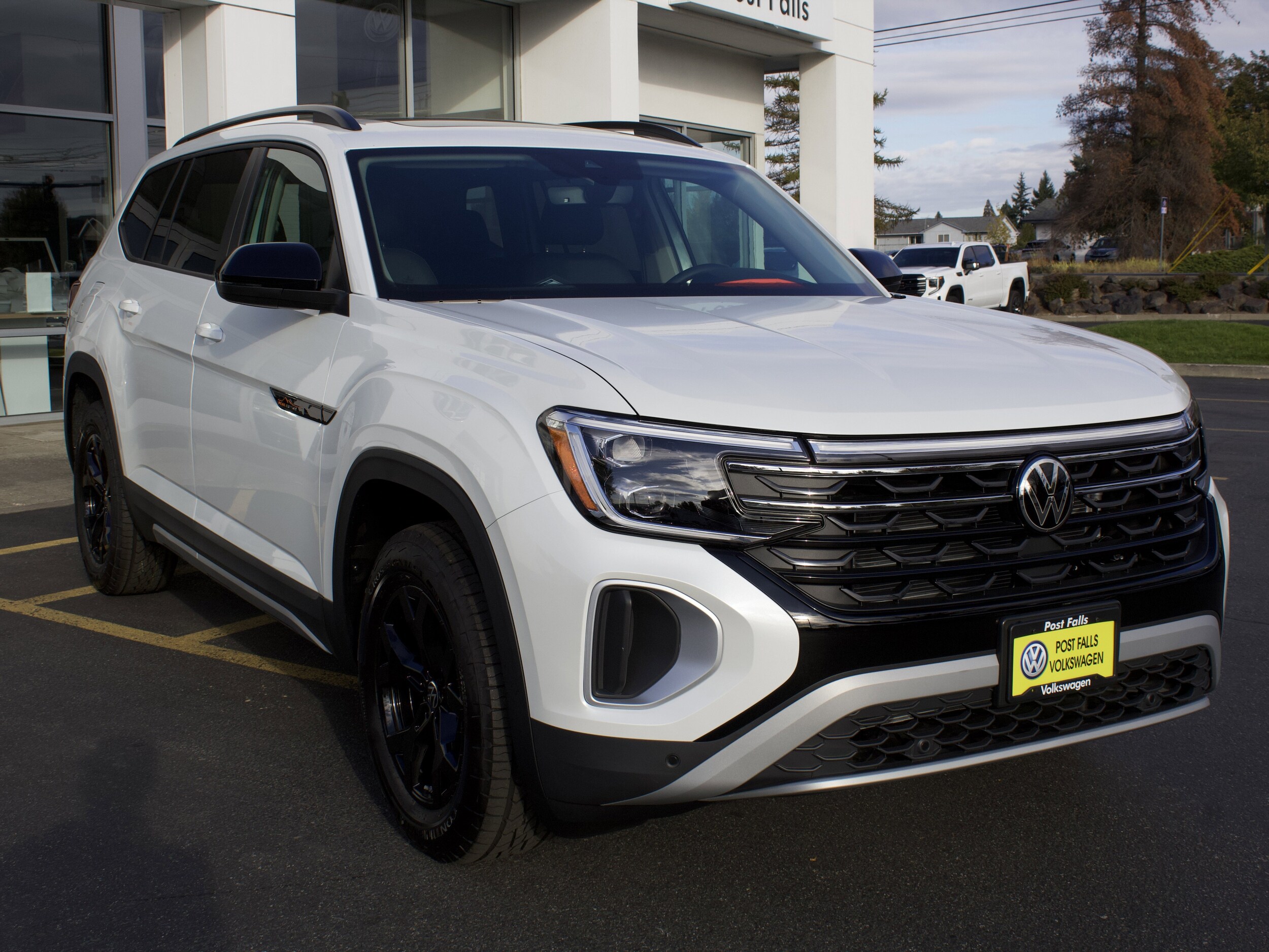 2026 Volkswagen Atlas Peak Edition SE photo 2
