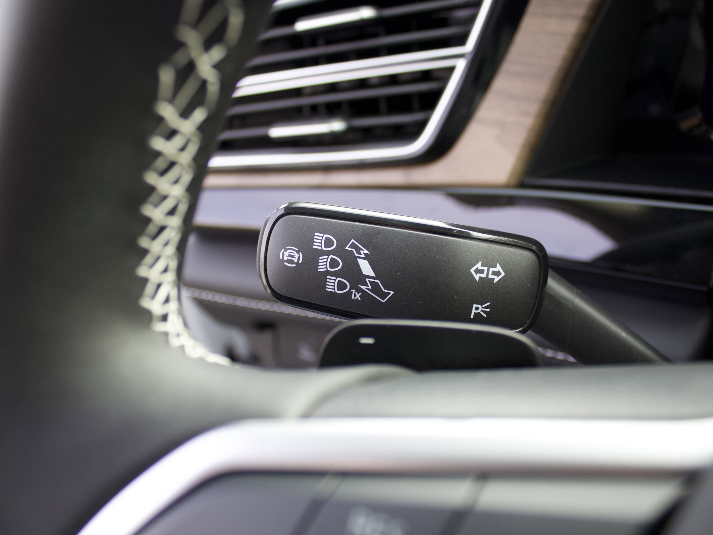2026 Volkswagen Atlas SE - Photo 18