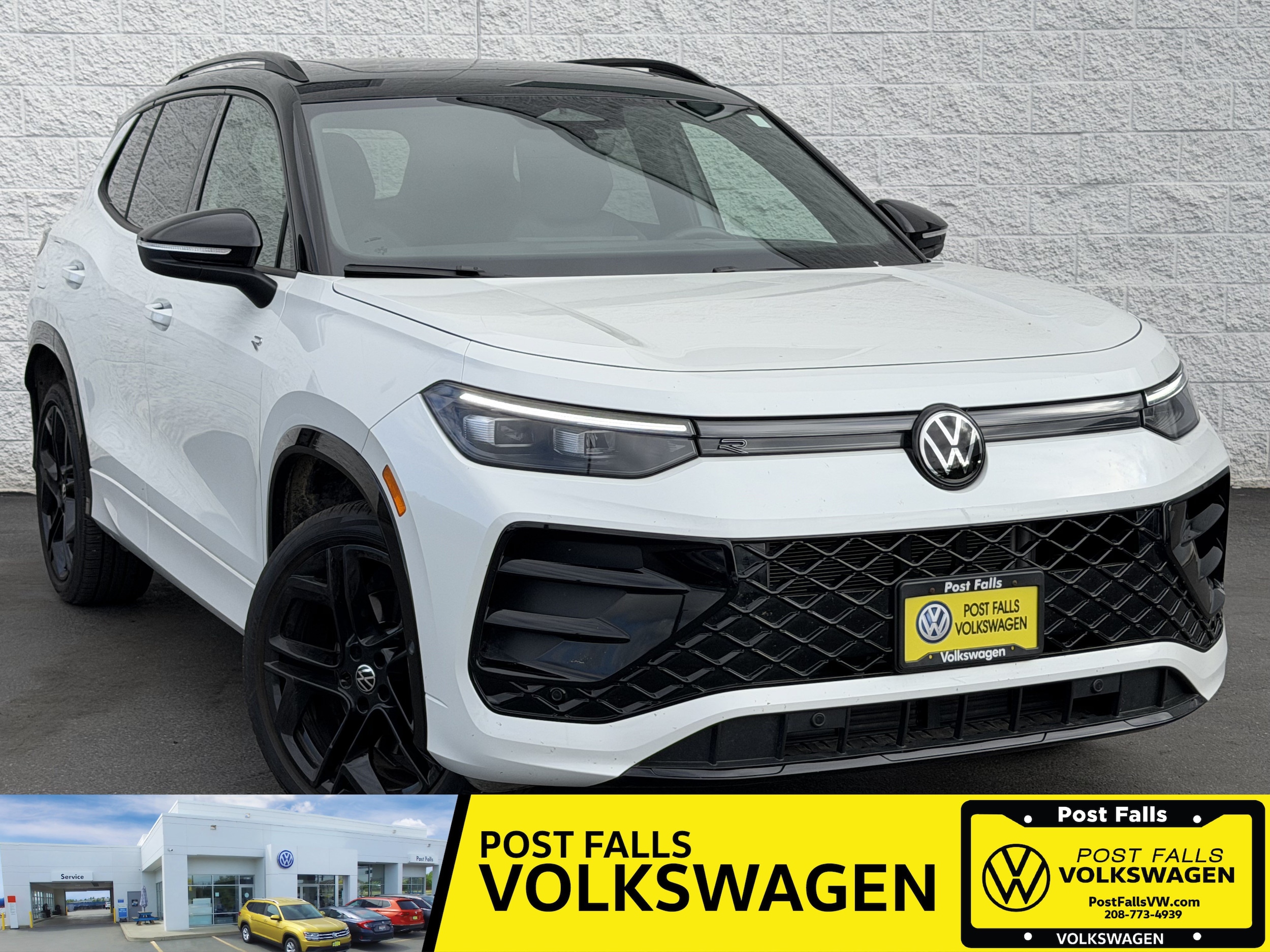 2025 Volkswagen Tiguan 2.0T SE R-Line Black 4Motion's photo