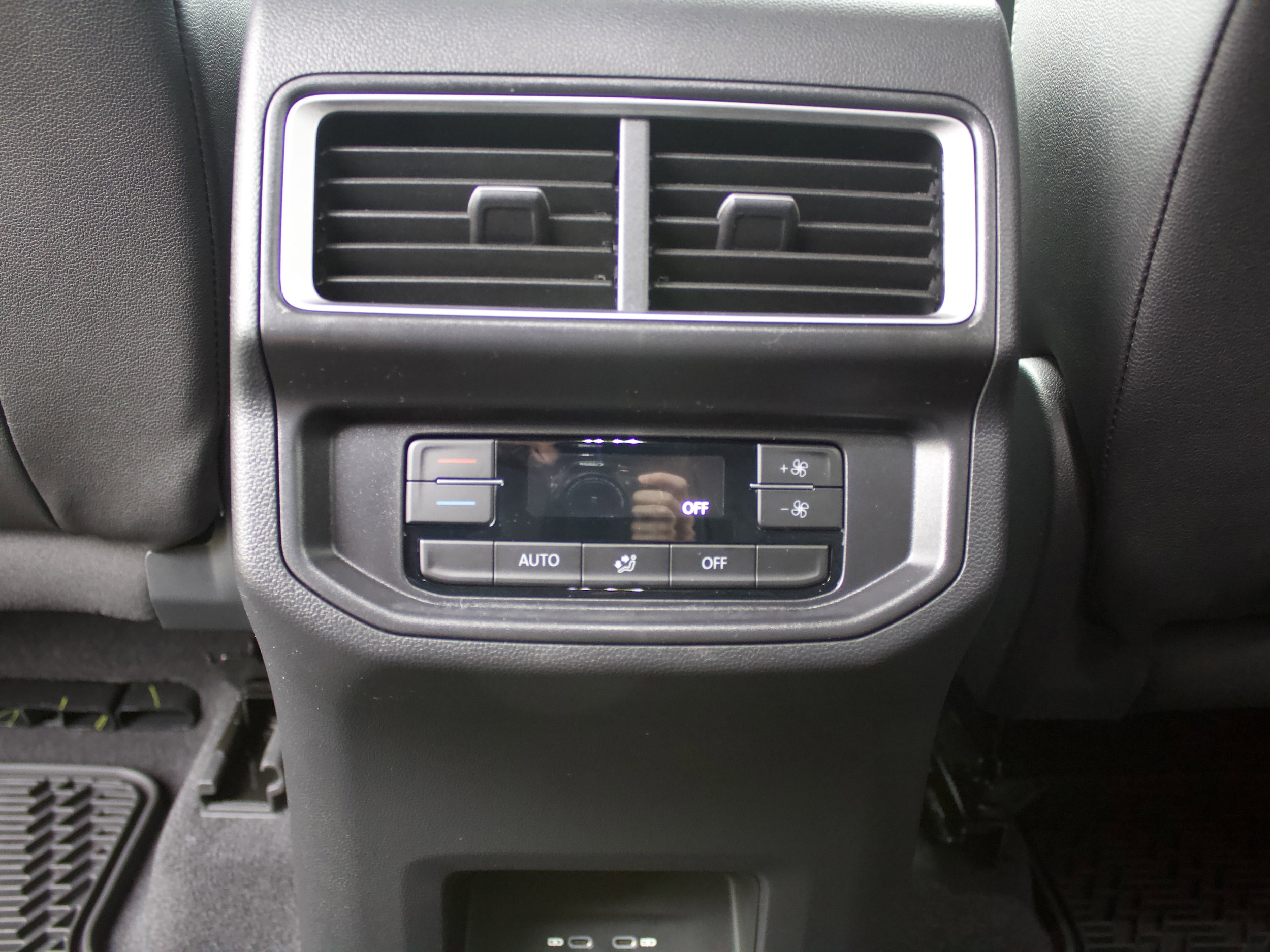 2026 Volkswagen Atlas SE - Photo 27