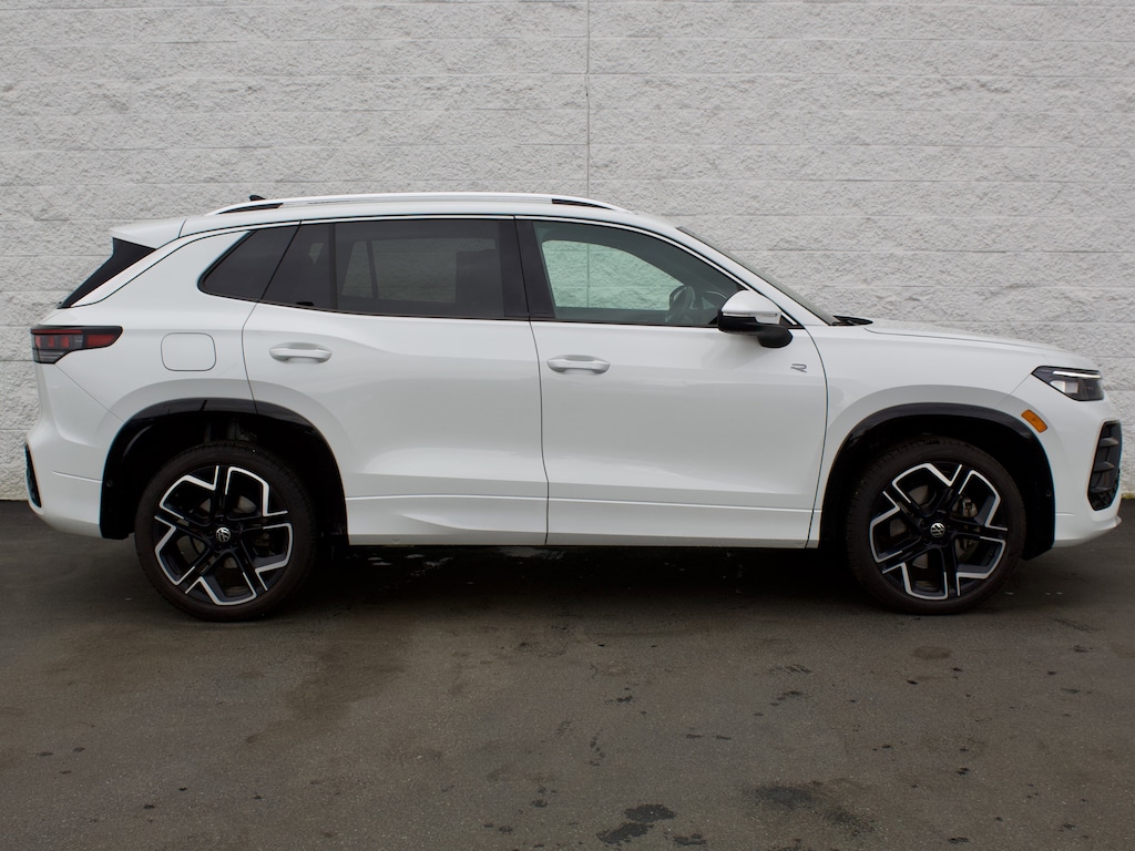 Used 2025 Volkswagen Tiguan 2.0T SEL R-Line SUV