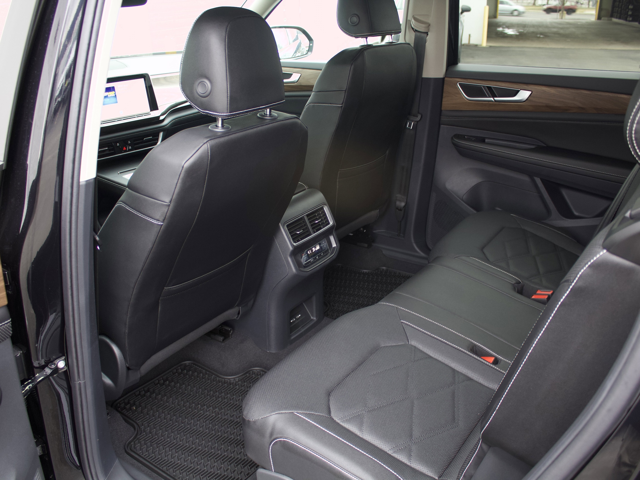 2026 Volkswagen Atlas SE - Photo 25