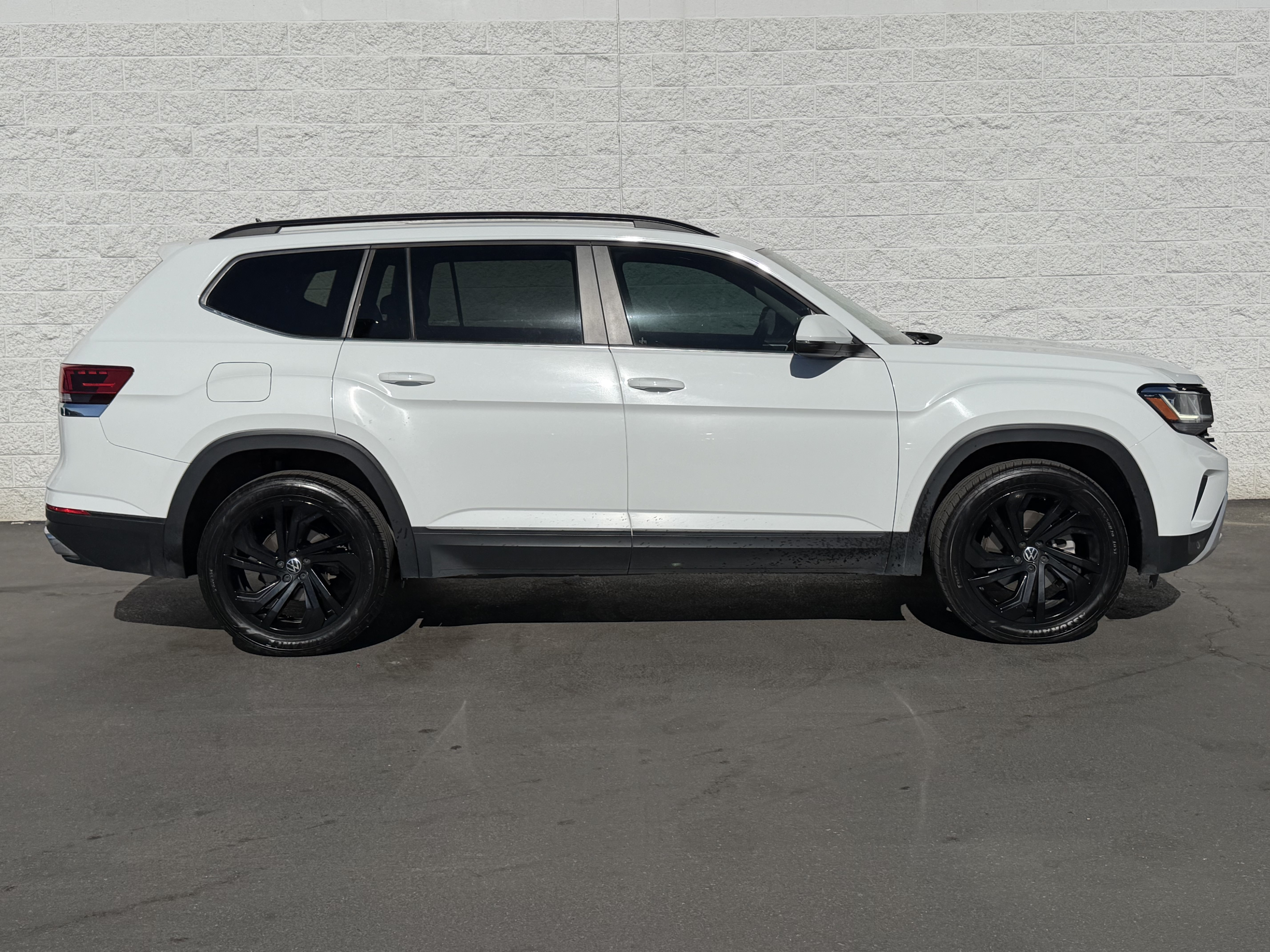 Used 2022 Volkswagen Atlas 2.0T SE w/Technology SUV