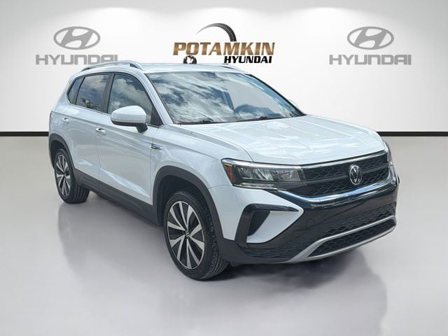 2023 Volkswagen Taos SE - Photo 3