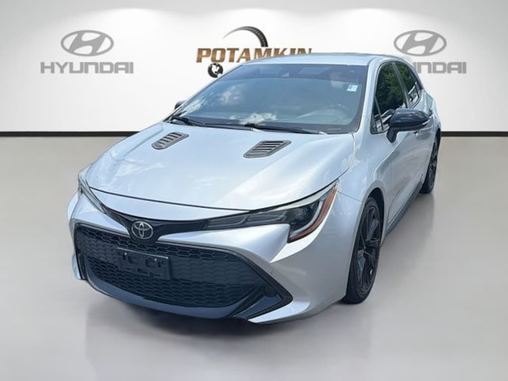 Used 2022 Toyota Corolla Hatchback SE Nightshade Hatchback