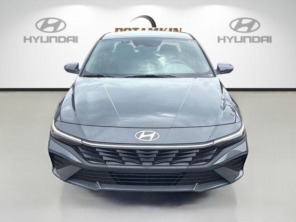New 2026 Hyundai Elantra SE Sedan