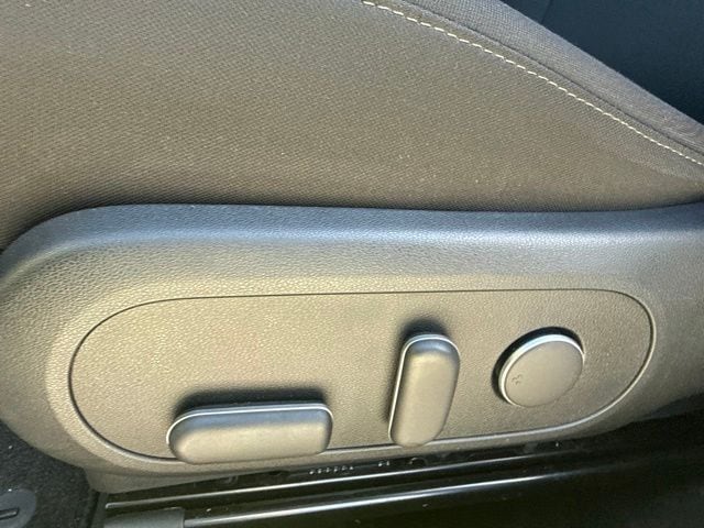 2025 Hyundai Kona SEL - Photo 13