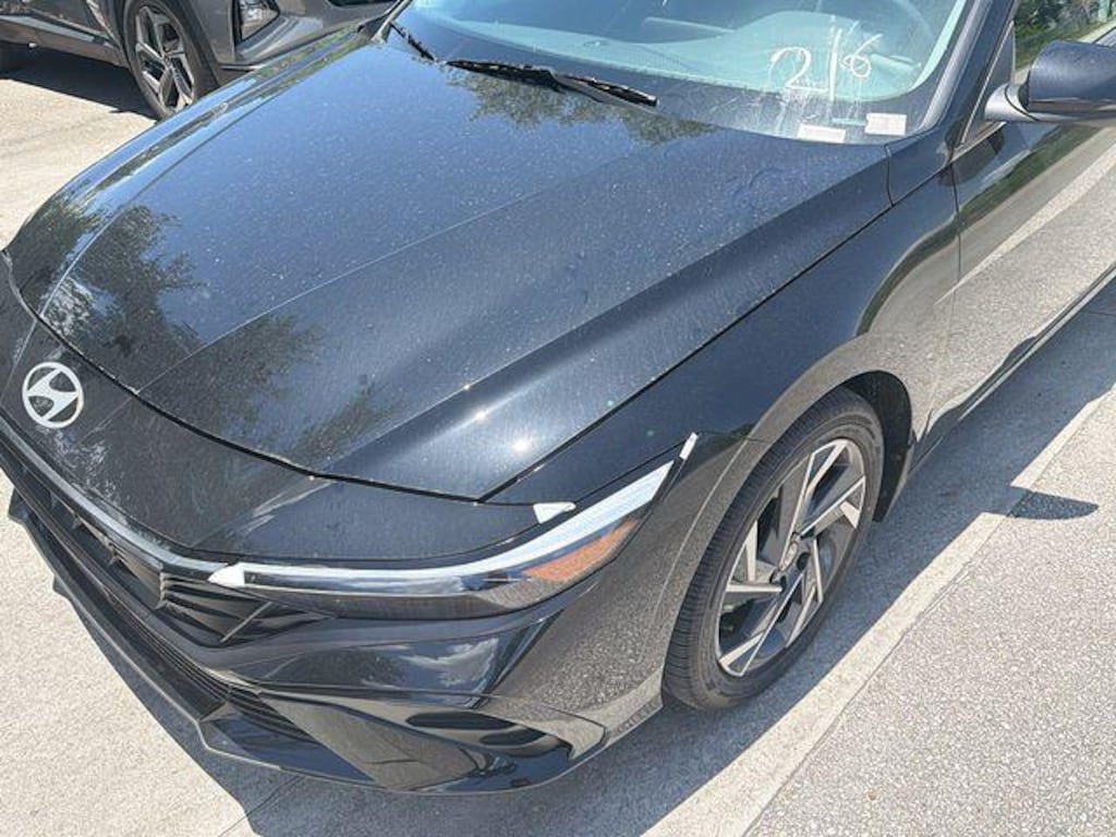 New 2026 Hyundai Elantra Limited Sedan
