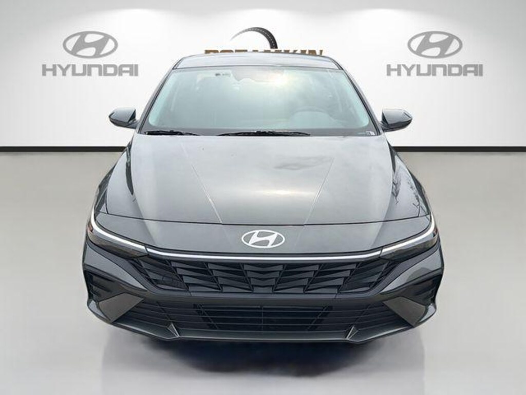 New 2026 Hyundai Elantra SE Sedan