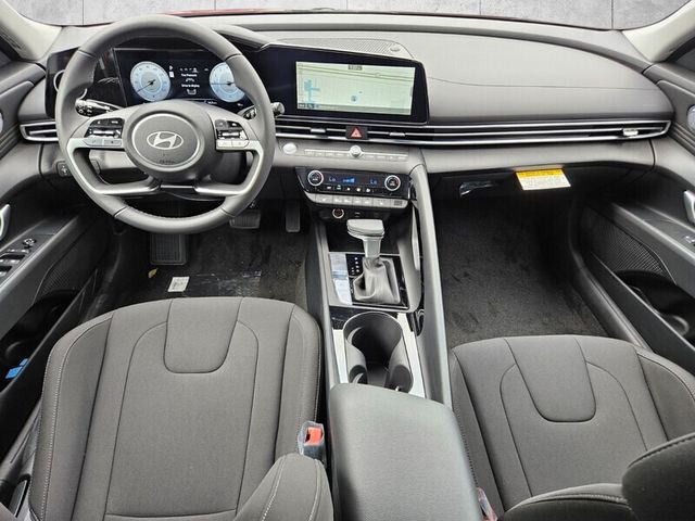 2025 Hyundai Elantra SEL - Photo 6