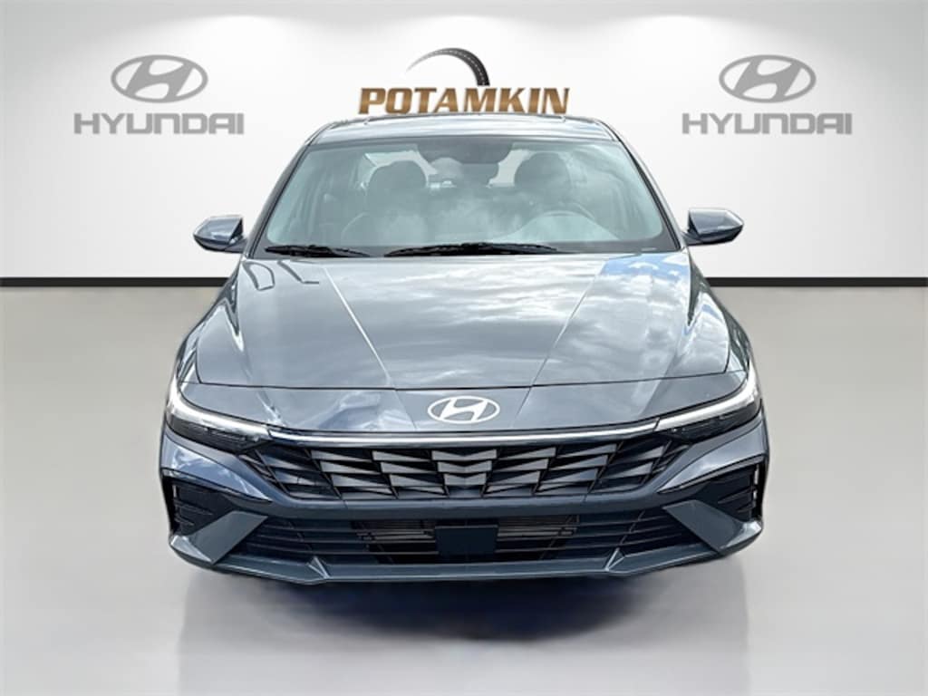Certified 2025 Hyundai Elantra SEL Convenience Sedan