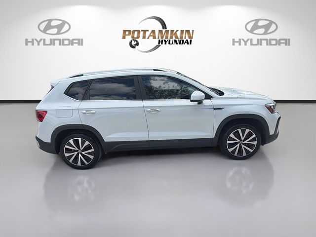 2023 Volkswagen Taos SE - Photo 4
