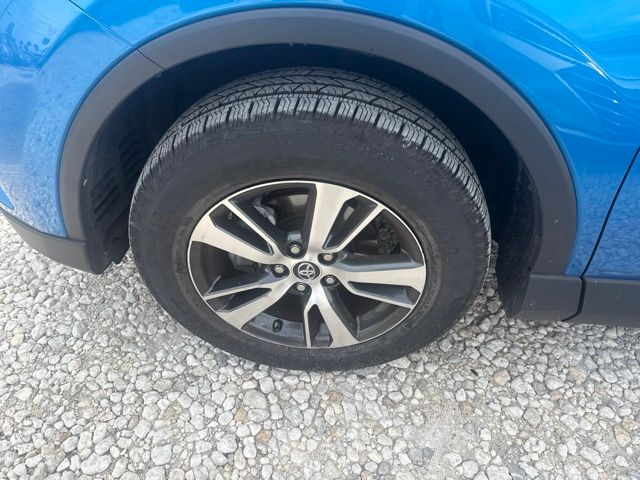 2018 Toyota RAV4 XLE - Photo 11