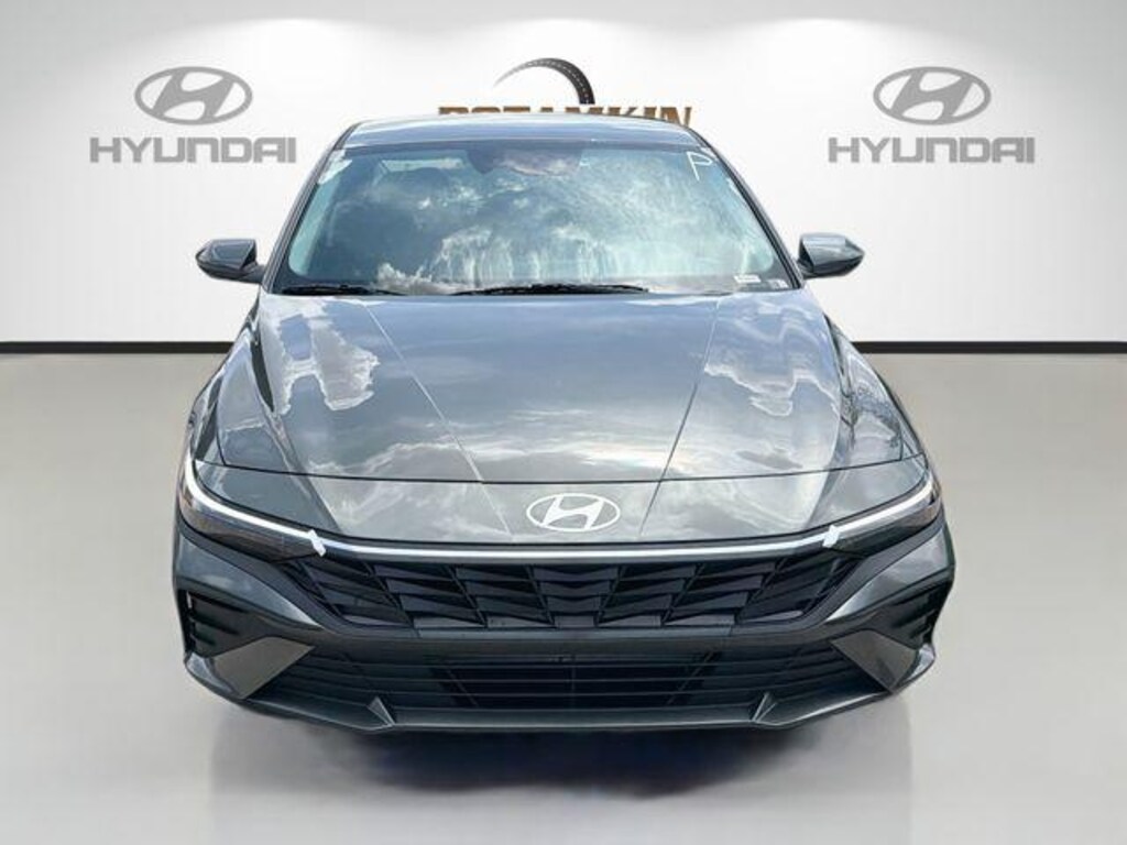 New 2026 Hyundai Elantra SE Sedan