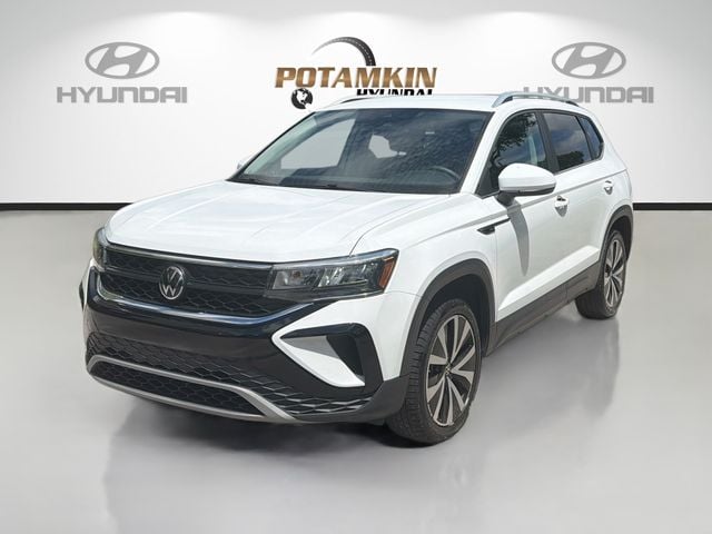 2023 Volkswagen Taos SE - Photo 1