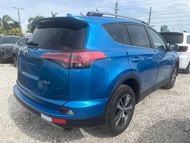 2018 Toyota RAV4 XLE - Photo 6