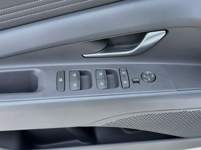 2024 Hyundai Elantra SEL - Photo 17