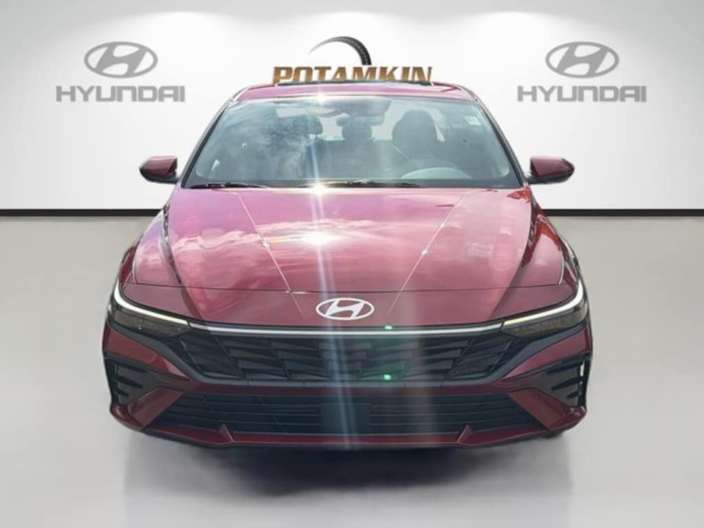Certified 2025 Hyundai Elantra SEL Convenience Sedan