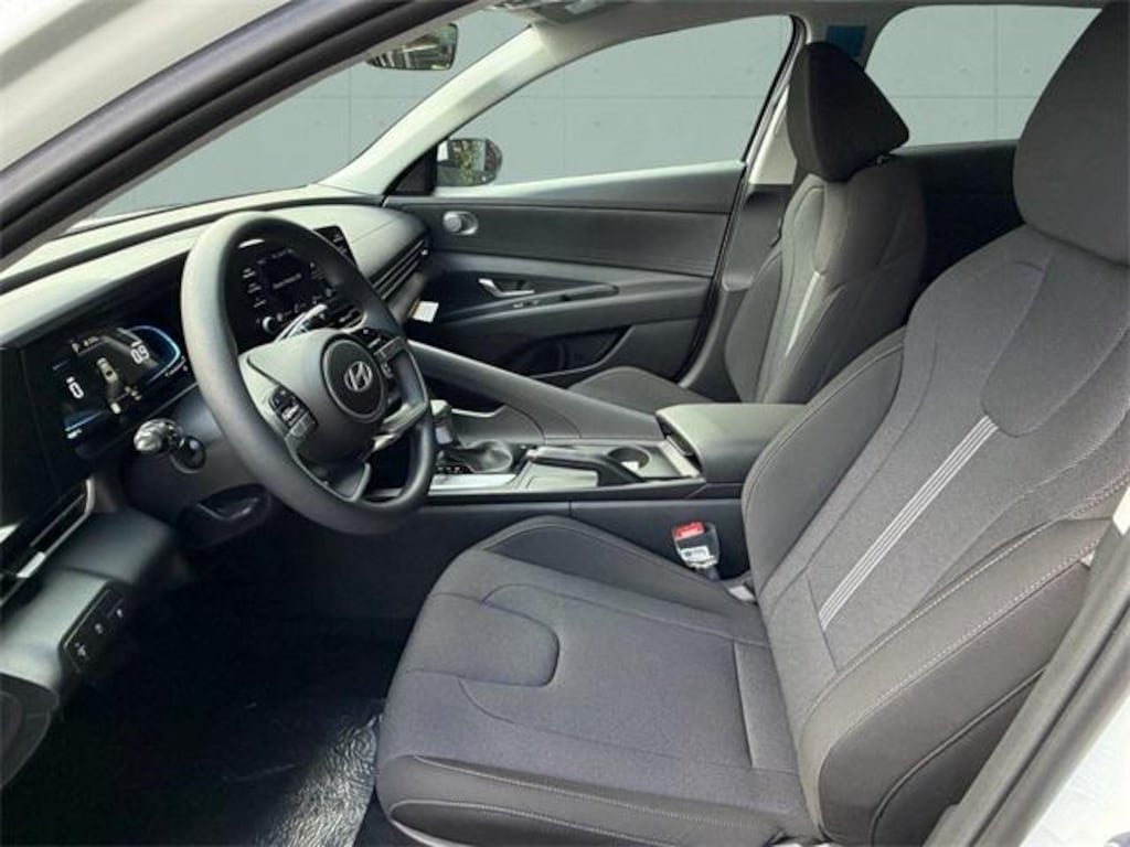 New 2026 Hyundai Elantra SE Sedan