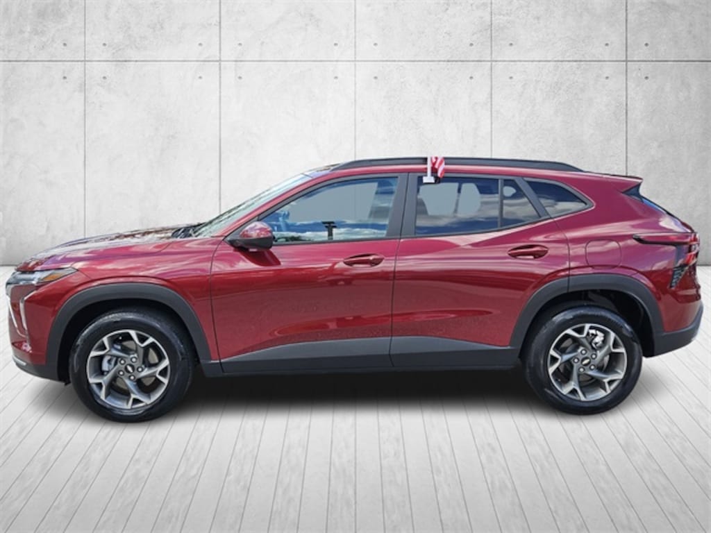 Used 2025 Chevrolet Trax LT SUV