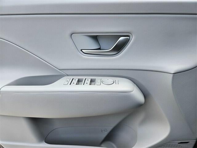 2026 Hyundai Kona Limited - Photo 11