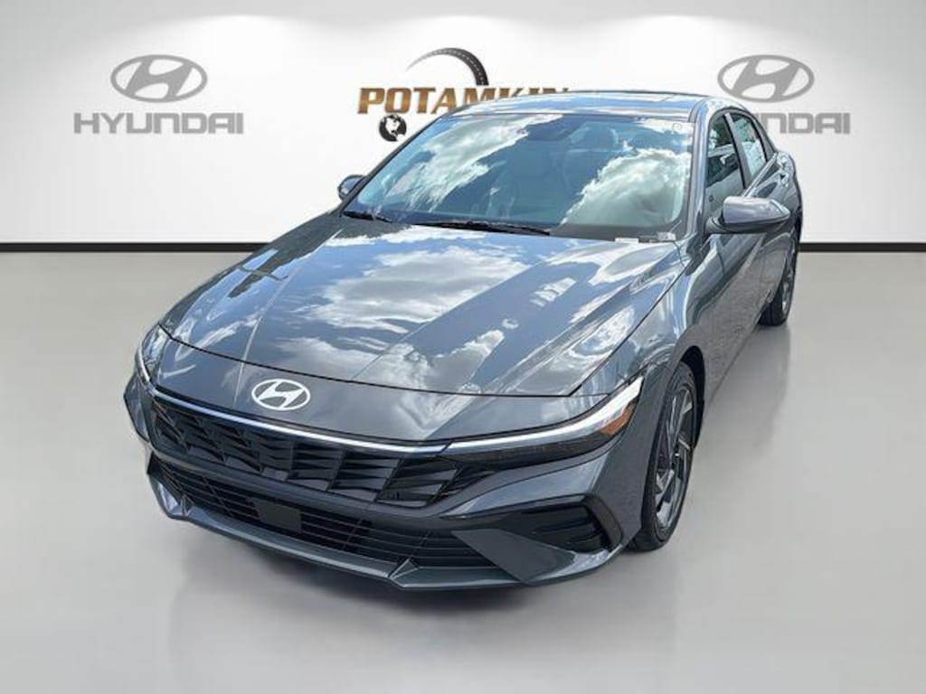New 2026 Hyundai Elantra Limited Sedan