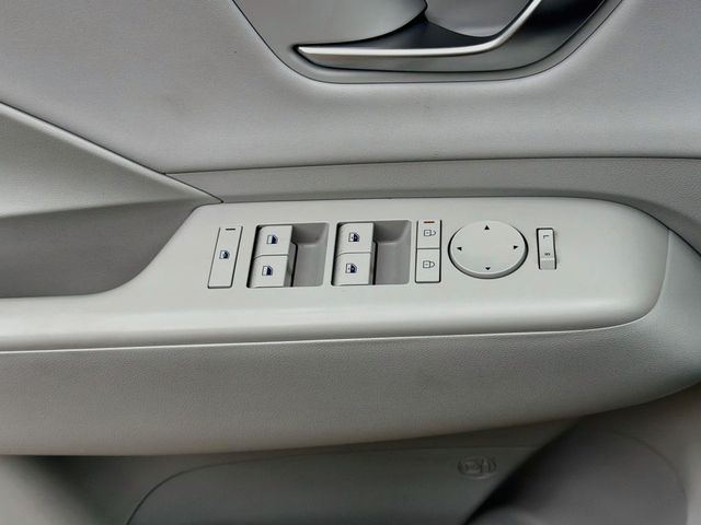2026 Hyundai Kona Limited - Photo 18
