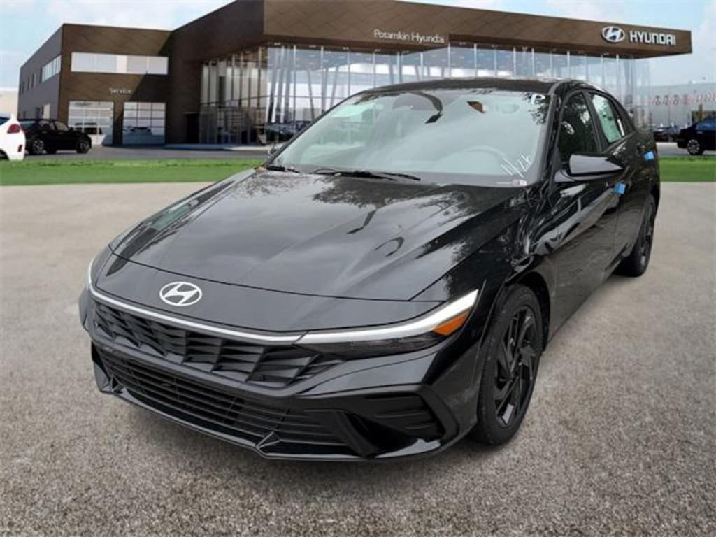 New 2026 Hyundai Elantra SEL Sport Sedan