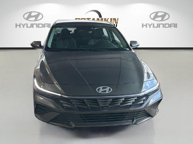 New 2026 Hyundai Elantra SE Sedan