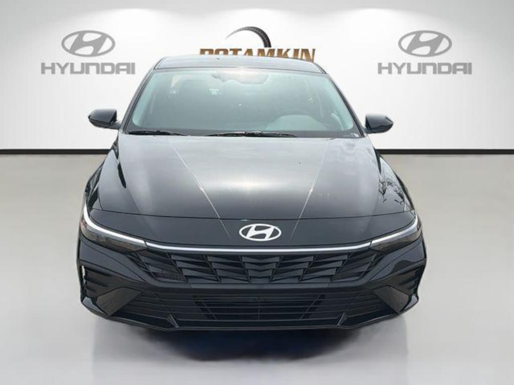New 2026 Hyundai Elantra SE Sedan