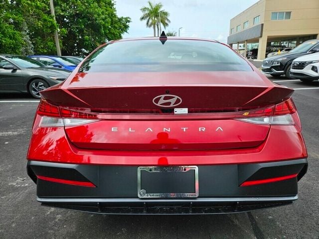 2025 Hyundai Elantra SEL - Photo 7