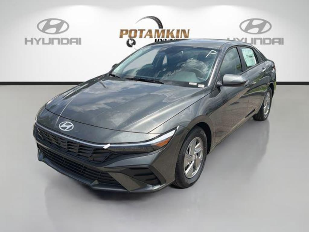 New 2026 Hyundai Elantra SE Sedan
