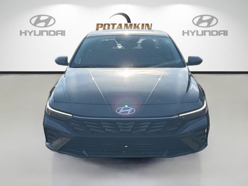 Certified 2025 Hyundai Elantra SEL Convenience Sedan